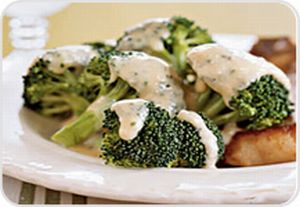 Ensalada de brócoli con salsa roquefort Ensalada de brócoli con salsa roquefort