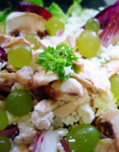 Ensalada de espinaca, tocino y uvas