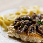 Pollo con chantarellas