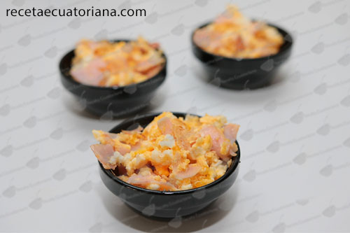 HUEVO REVUELTO CON JAMÓN