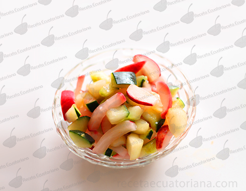 Ensalada de Rábano, Pepinillo y Zuquini