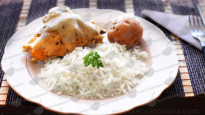 Pollo con Salsa Blanca
